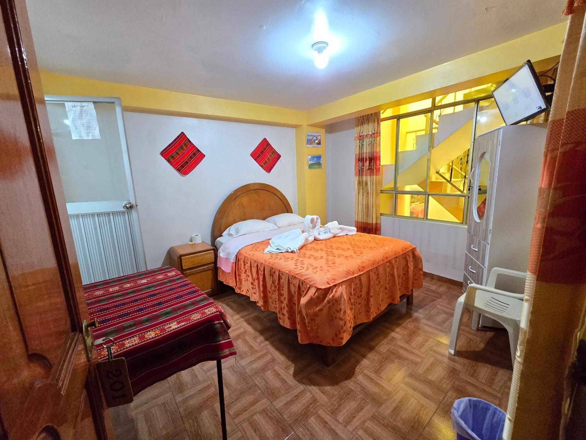 Hostal Acuarius Пуно Экстерьер фото