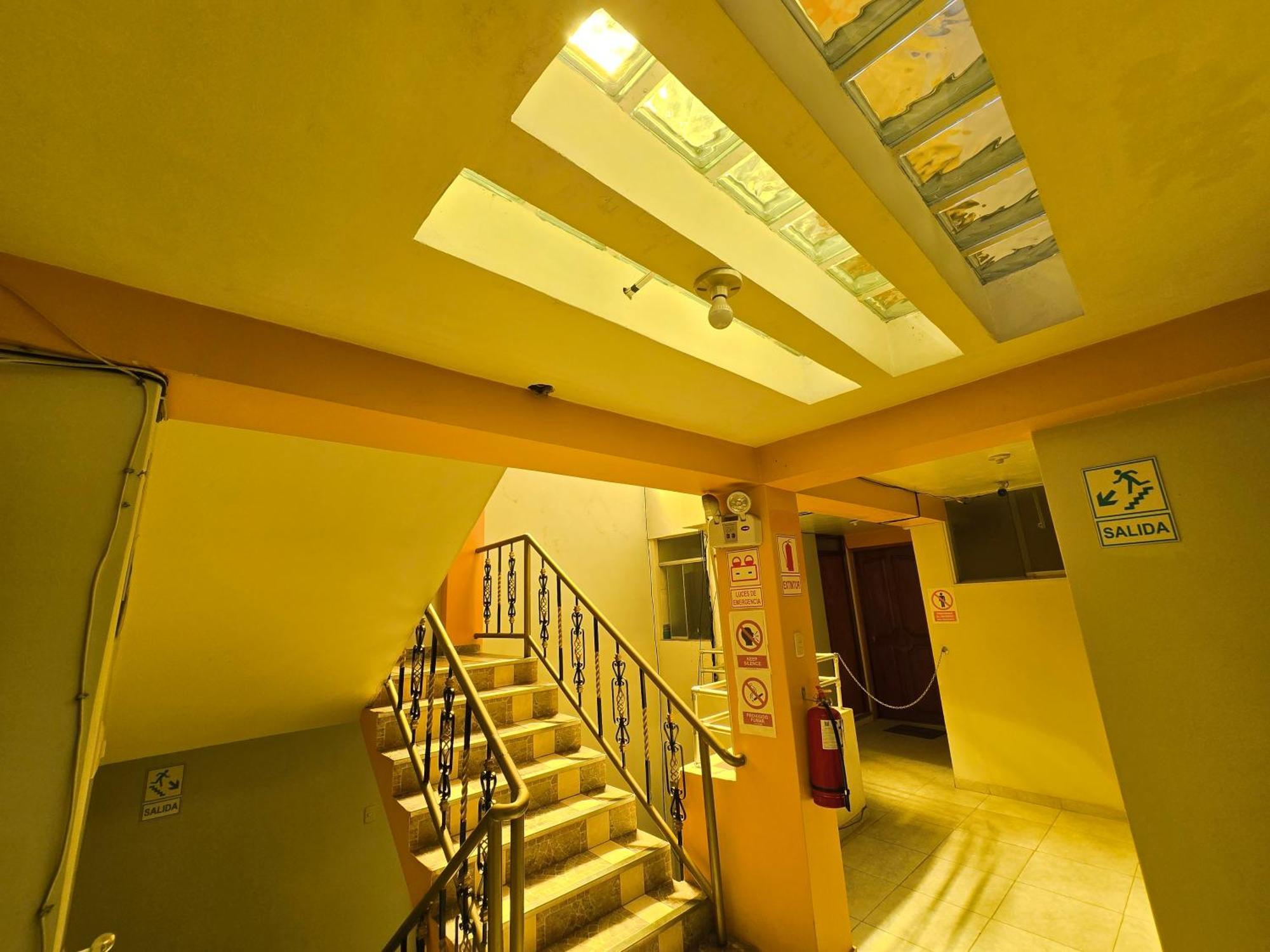 Hostal Acuarius Пуно Экстерьер фото