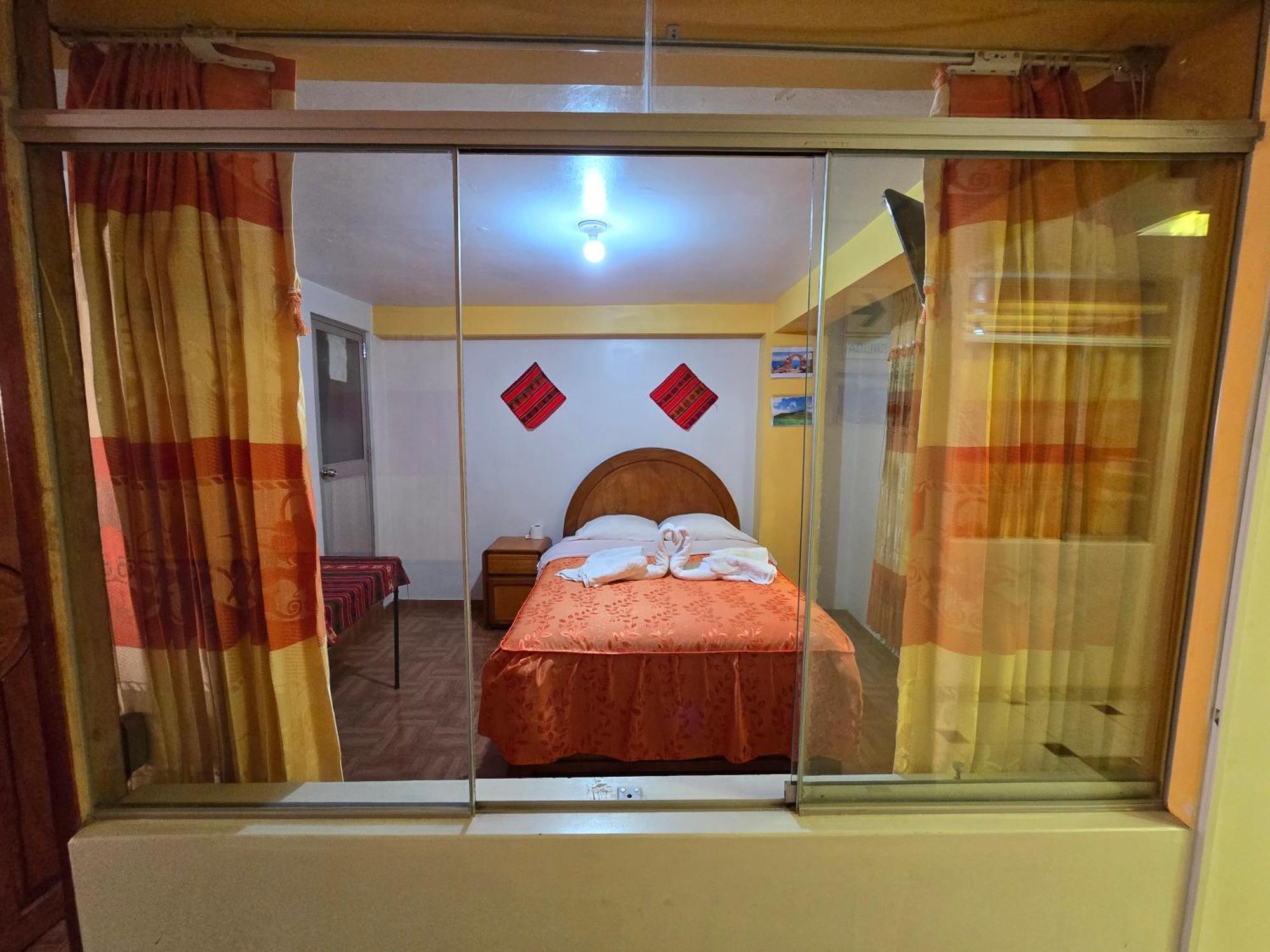 Hostal Acuarius Пуно Экстерьер фото